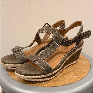 Suzzato Brown Wedge Sandals with Tan Accents